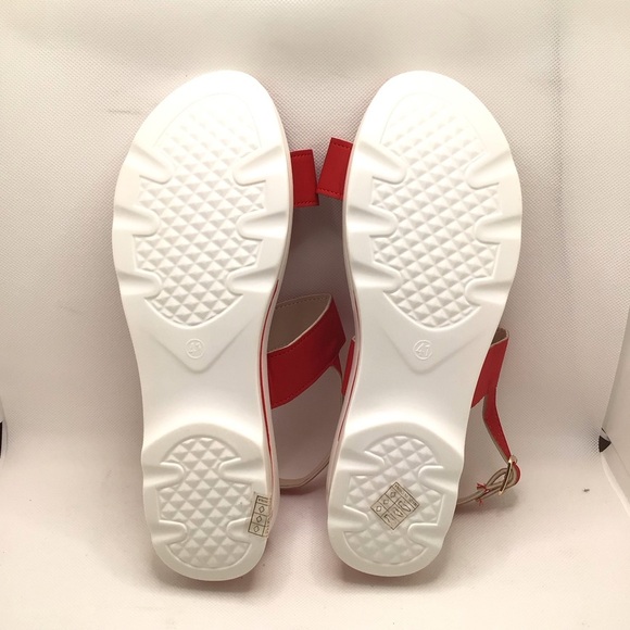 NWOB Womens Fashion Red or Black Open Toe Ankle Strap Sandals Size 10 - Picture 5 of 11